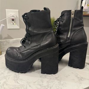 UNIF platform combat boots